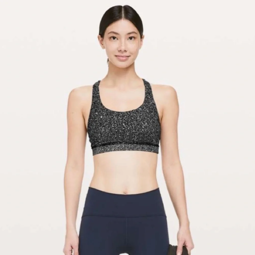 Lululemon Invigorate Bra Luminesce Splatter Mesh Back White Black / Black Size 4